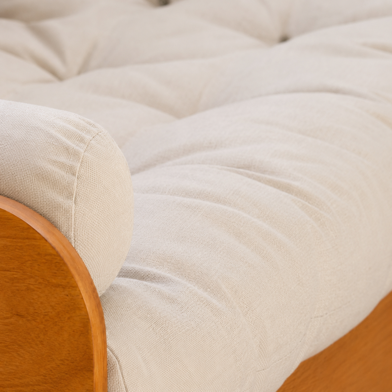 Sofá Cama Casal Futon Paris II Acquablock em Madeira Maciça Mel  - Cor Cinza Linho