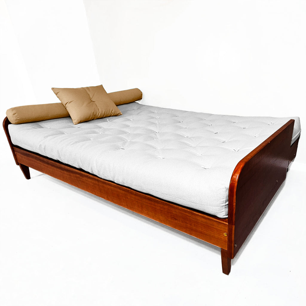 Sofá Cama Casal Futon Paris II Acquablock Madeira Maciça Imbuia D33 - Branco Off