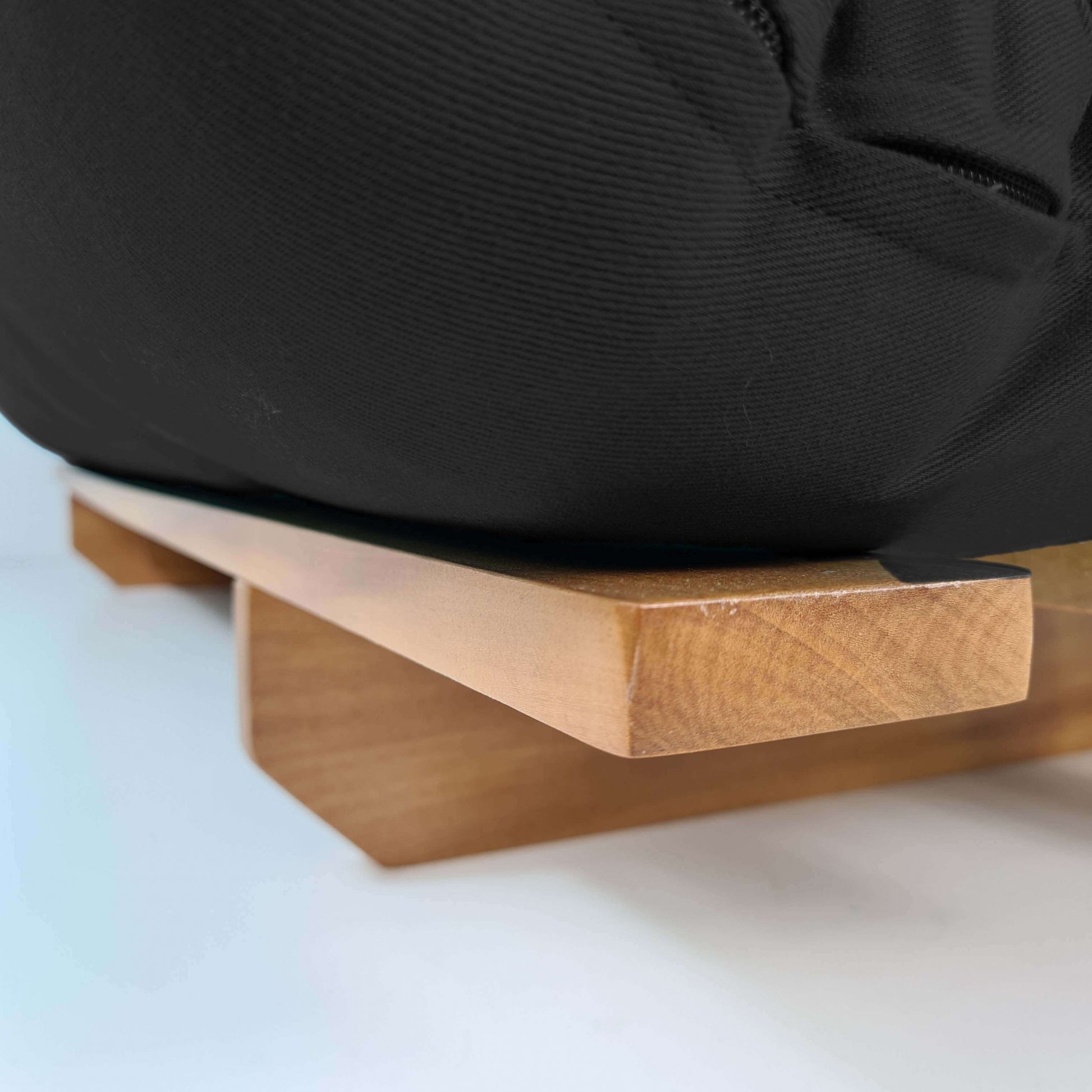 Sofá Cama Casal Futon Oriental Madeira Nobre Natural Preto