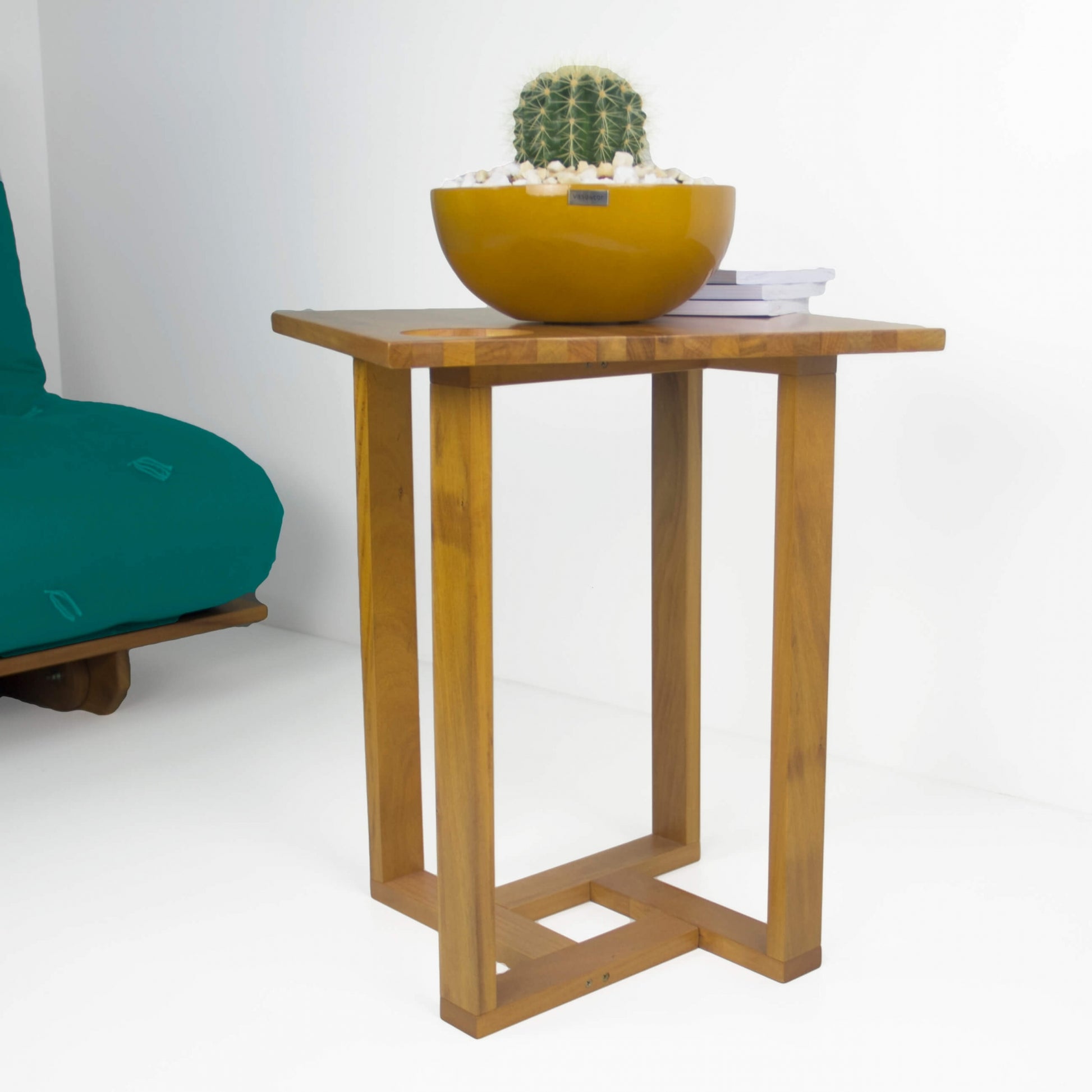 Mesa Lateral Design Quadrada Madeira Nobre