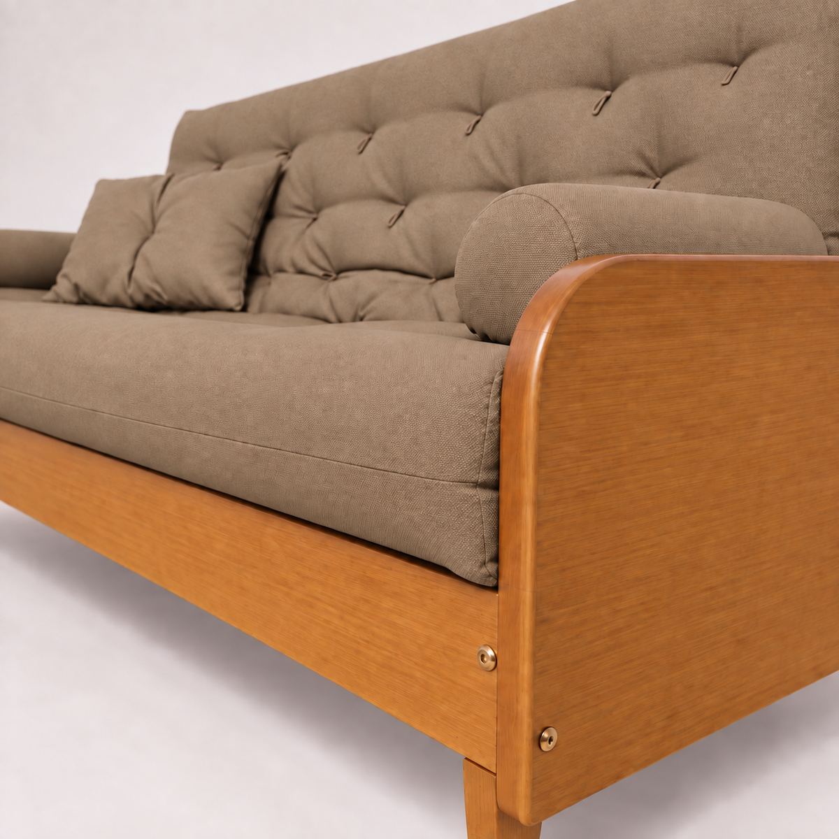 Sofá Cama Casal Futon Paris II Acquablock em Madeira Maciça Mel - Cor Fendi — detalhe