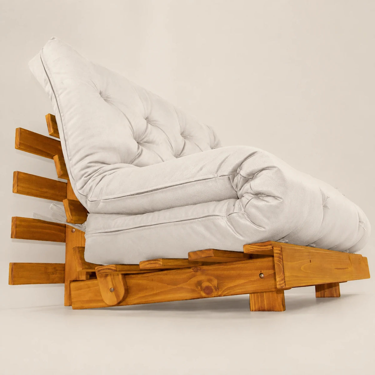 Sofá Cama Casal Futon Tokio D33 Madeira Cor Mel Acquablock Branco Off
