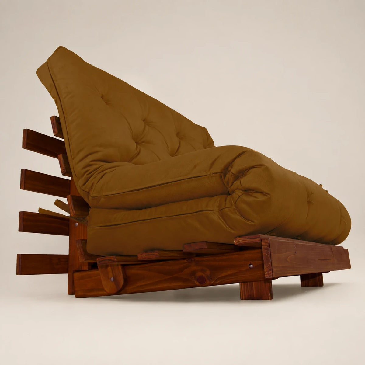 Sofá Cama Casal Futon Tokio Madeira Nobre imbuia Sarja Caramelo D33